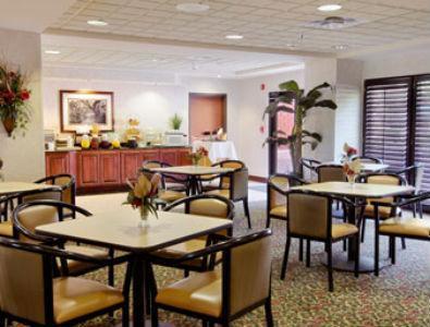 Wingate By Wyndham Tallahassee / Fsu Restaurant photo